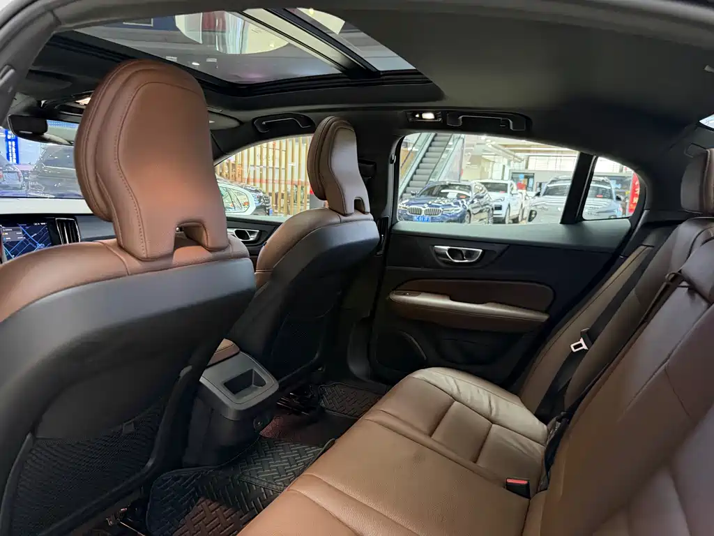 Volvo S60 — миниатюра 9