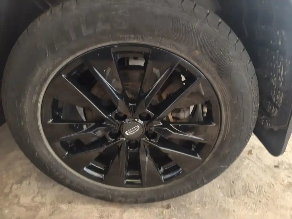 Geely Boyue — миниатюра 12