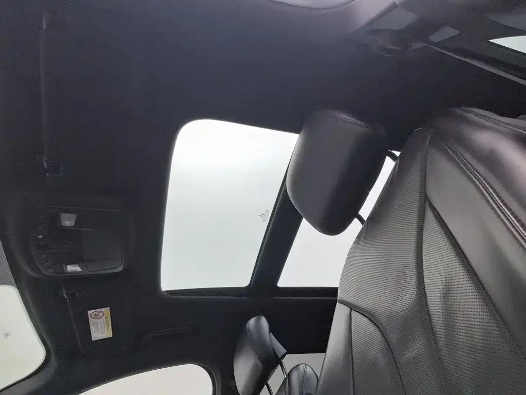 Lincoln MKC — миниатюра 14