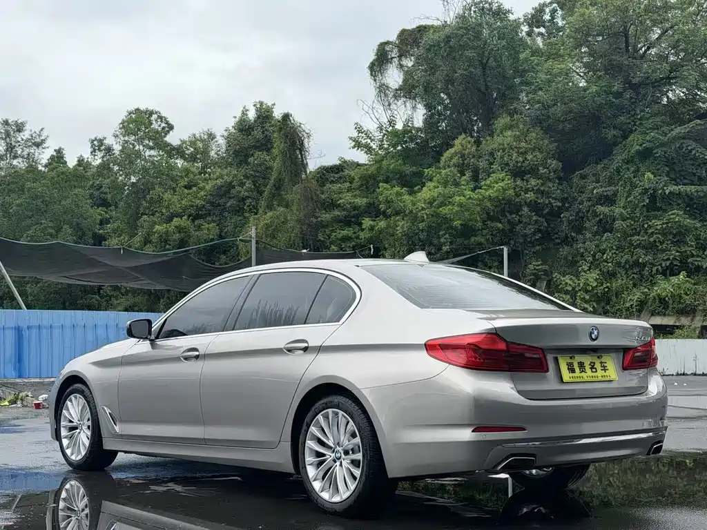 BMW 5 Series — миниатюра 4