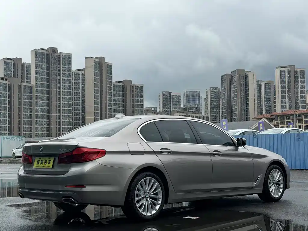 BMW 5 Series — миниатюра 5