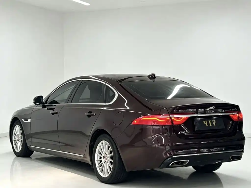 Jaguar XFL — миниатюра 9
