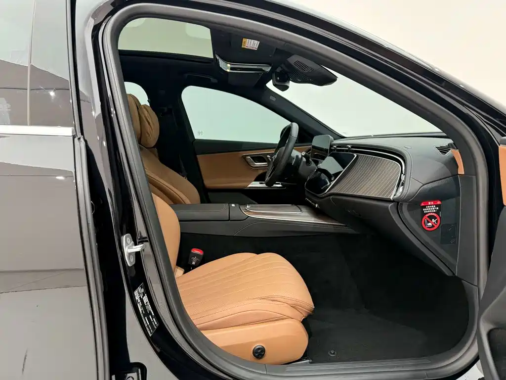 Mercedes-Benz E-Class — миниатюра 18
