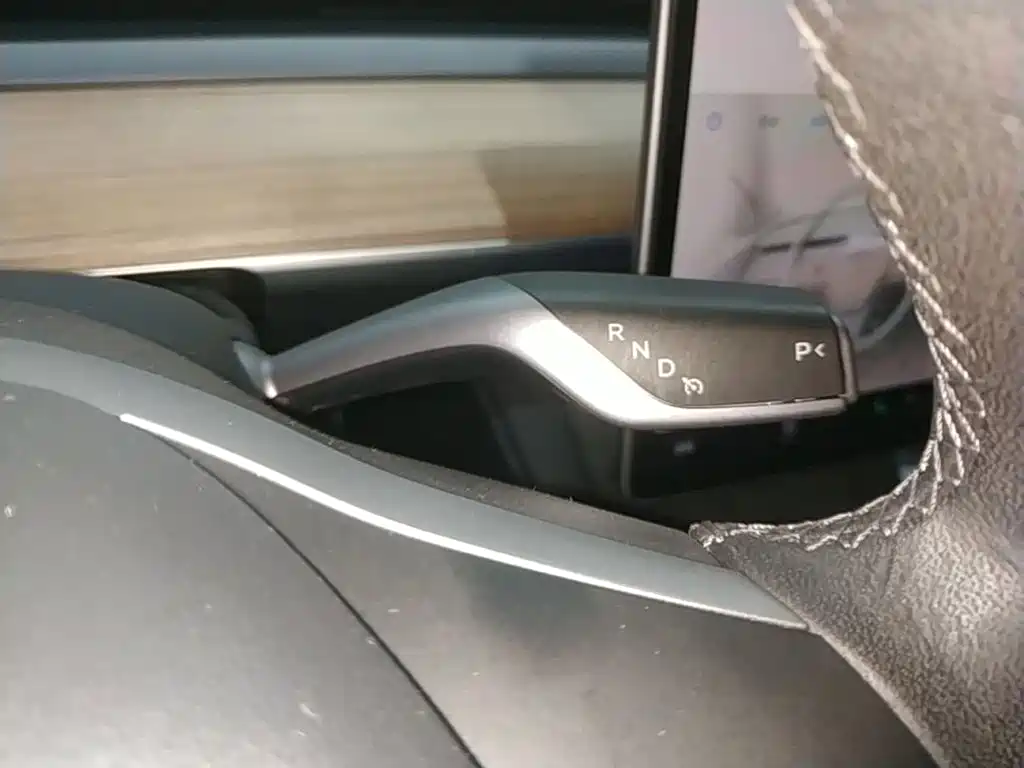 Tesla Model 3 — миниатюра 14