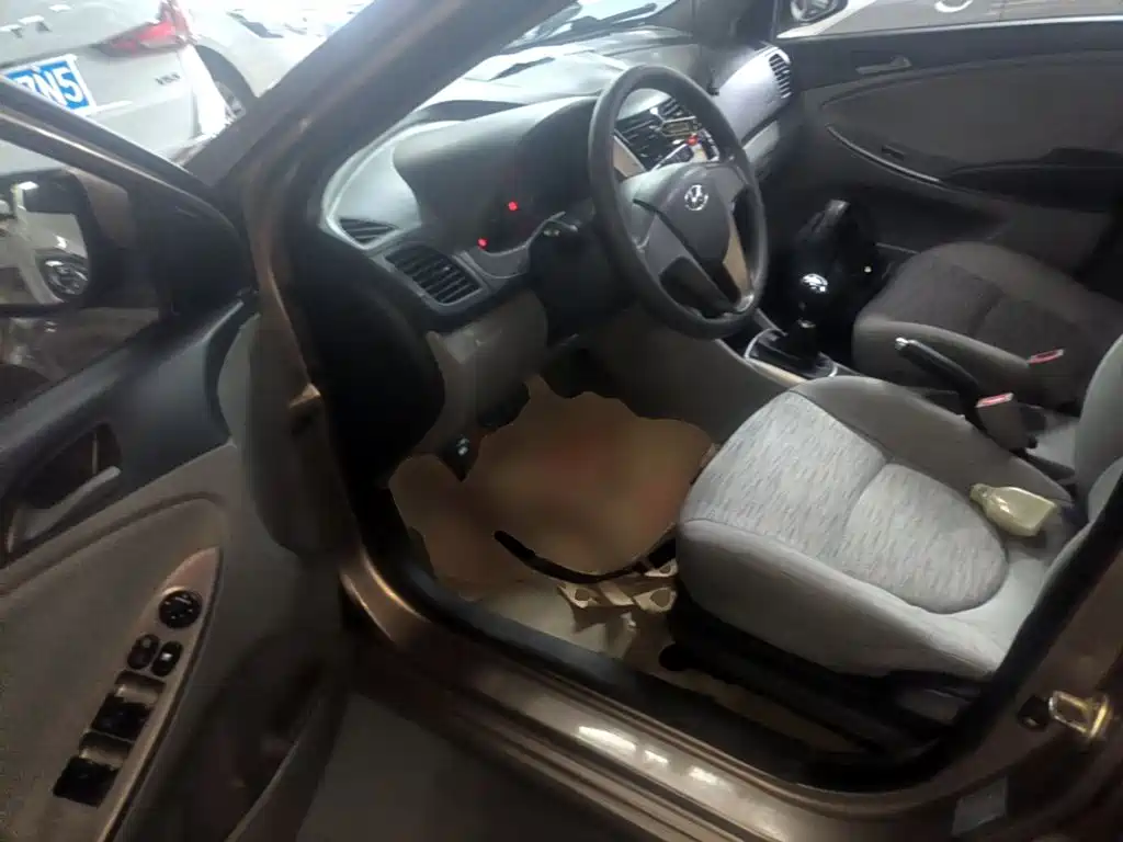 Hyundai Verna — миниатюра 16