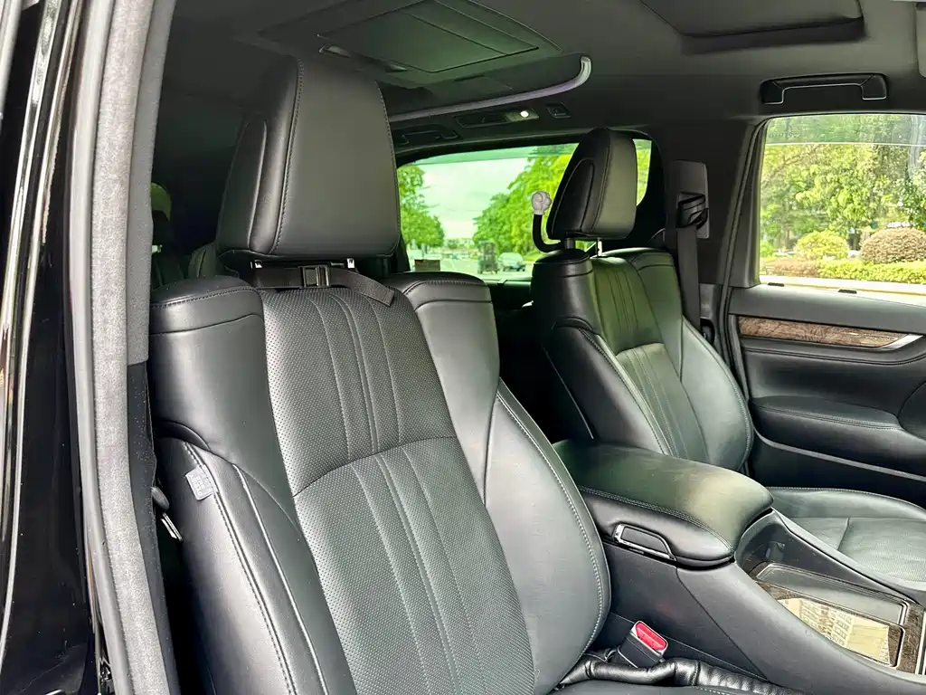 Toyota Vellfire — миниатюра 20