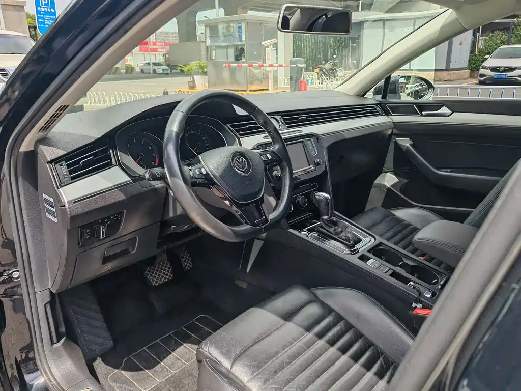 Volkswagen Magotan 2017 330TSI DSG Lead