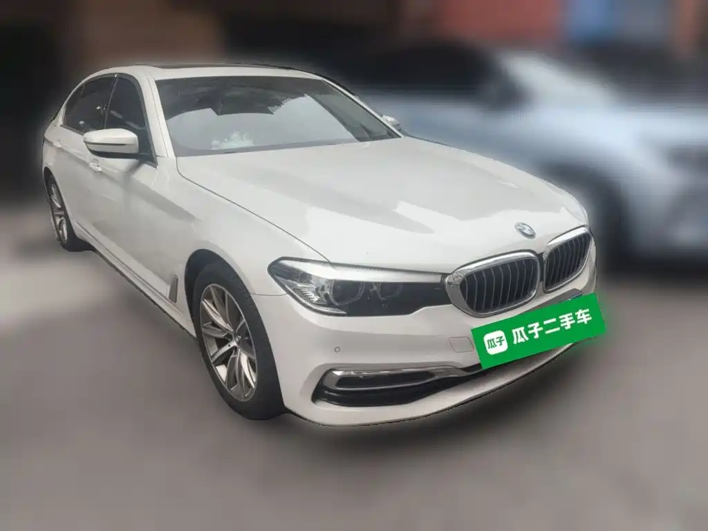 BMW 5 Series — миниатюра 24