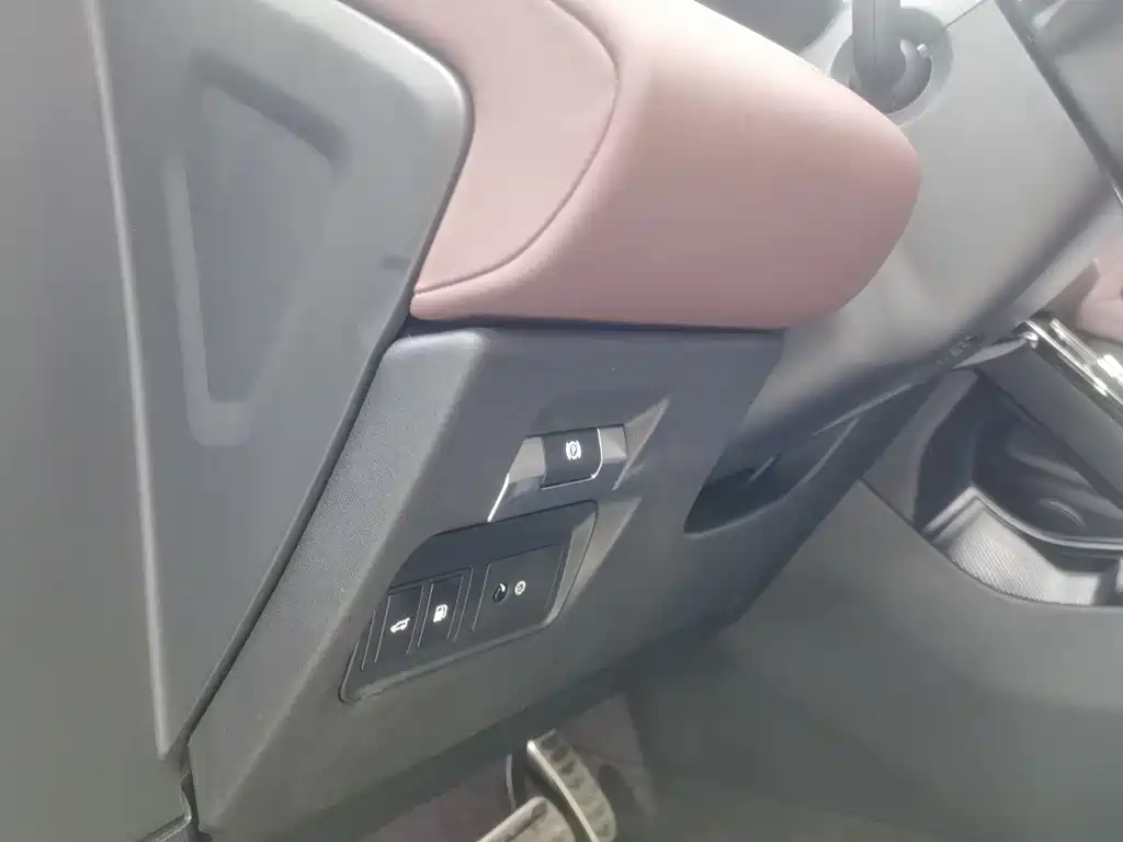 LAND ROVER RANGE ROVER AURORA NEW ENERGY