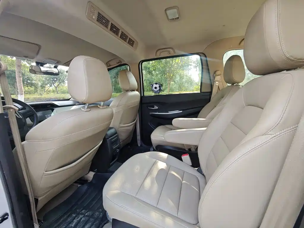 Wuling Hongguang — миниатюра 10