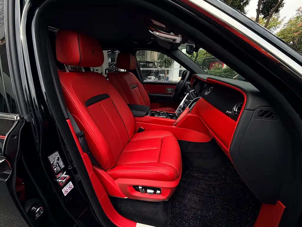 Rolls-Royce Cullinan — миниатюра 4