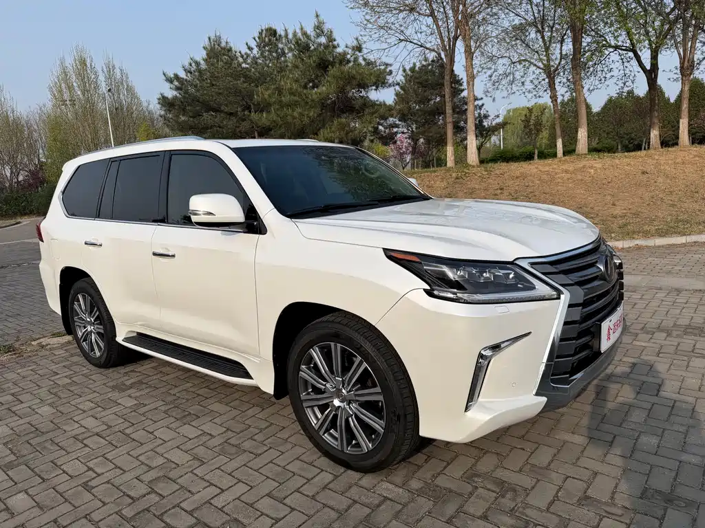 Lexus LX 2017 570 Luxury