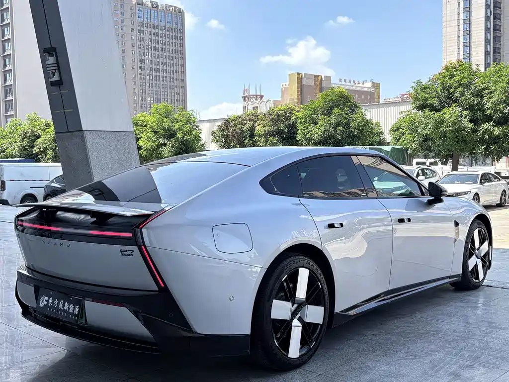 XPeng P7 — миниатюра 9