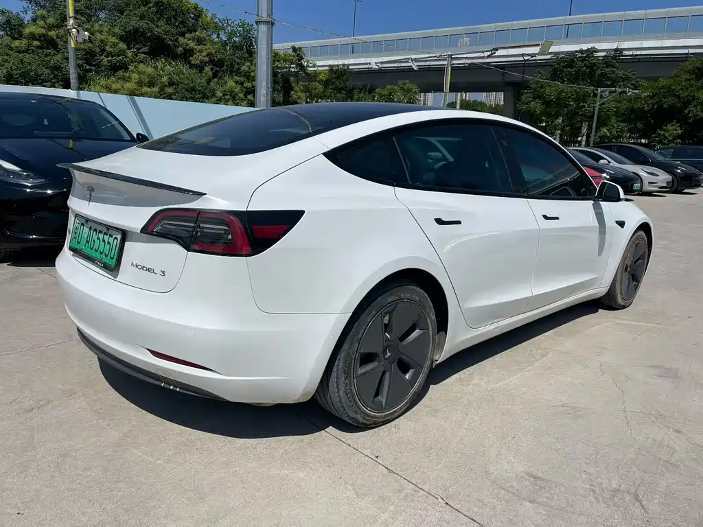 Tesla Model 3 — миниатюра 4