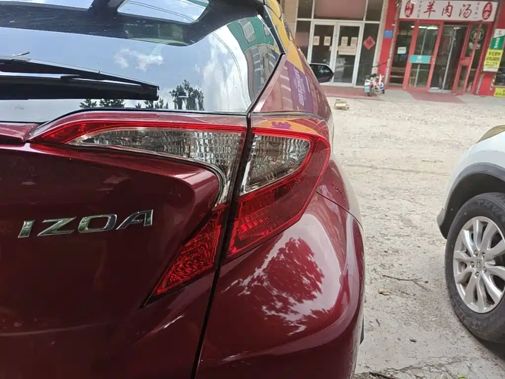 Toyota IZOA — миниатюра 8
