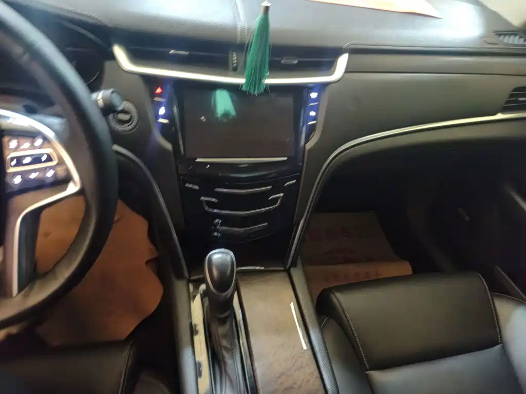 Cadillac XTS — миниатюра 7