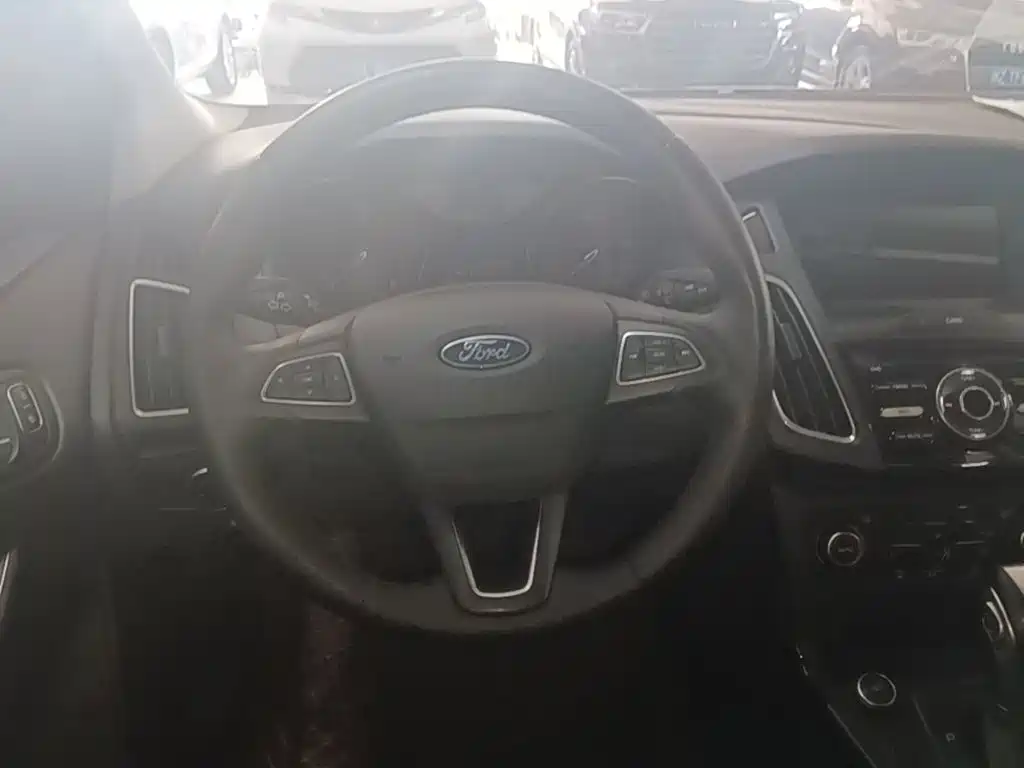 Ford Focus — миниатюра 11