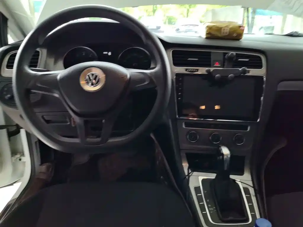 Volkswagen Golf — миниатюра 10