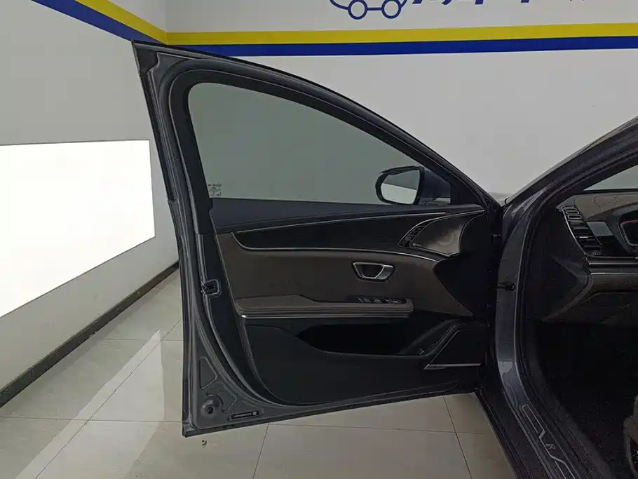 BYD Han — миниатюра 7