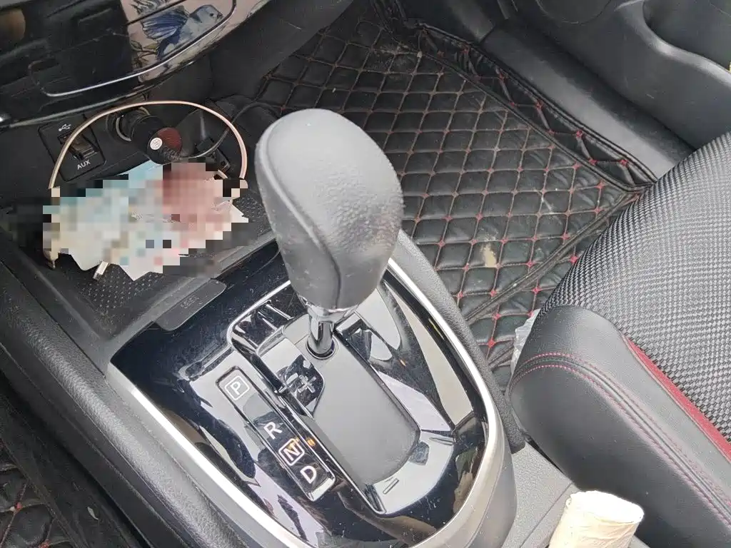 Nissan Qashqai — миниатюра 11