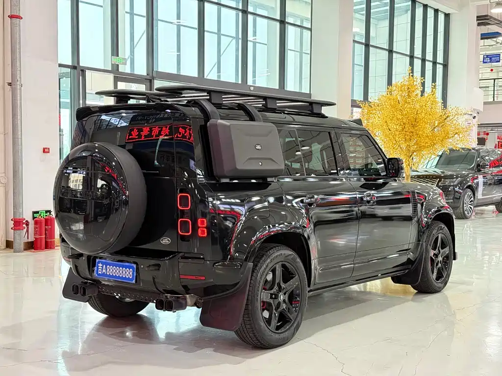 Land Rover Defender — миниатюра 6