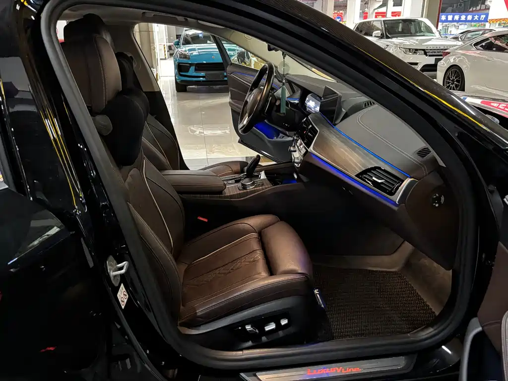 BMW 5 Series — миниатюра 5