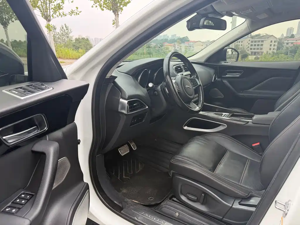 Jaguar F-PACE — миниатюра 13