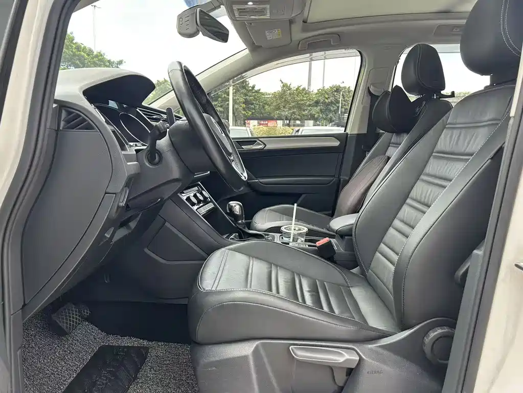Volkswagen Touran — миниатюра 6