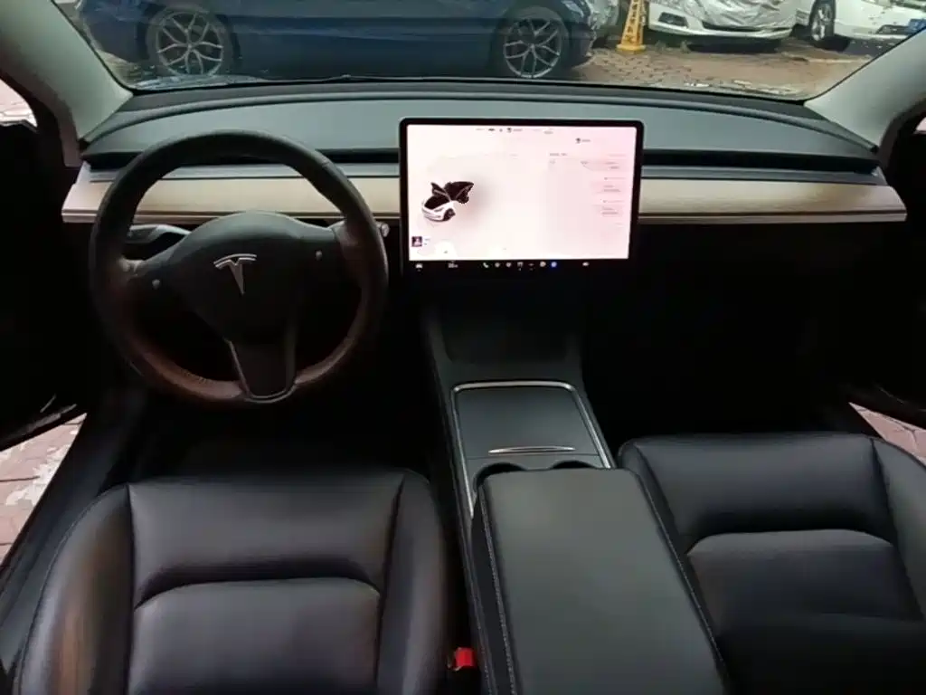 Tesla Model 3 — миниатюра 8