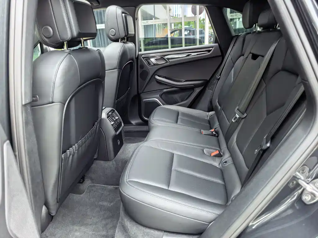 Porsche Macan — миниатюра 13