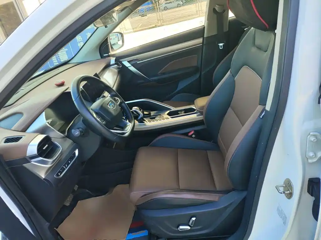 Geely Binyue — миниатюра 15