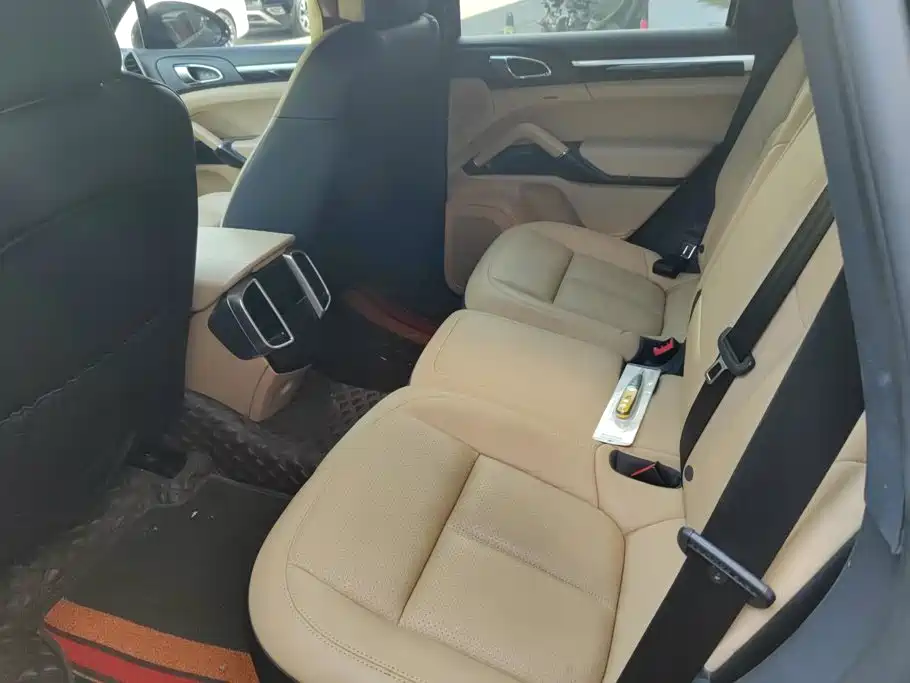 Porsche Cayenne — миниатюра 11