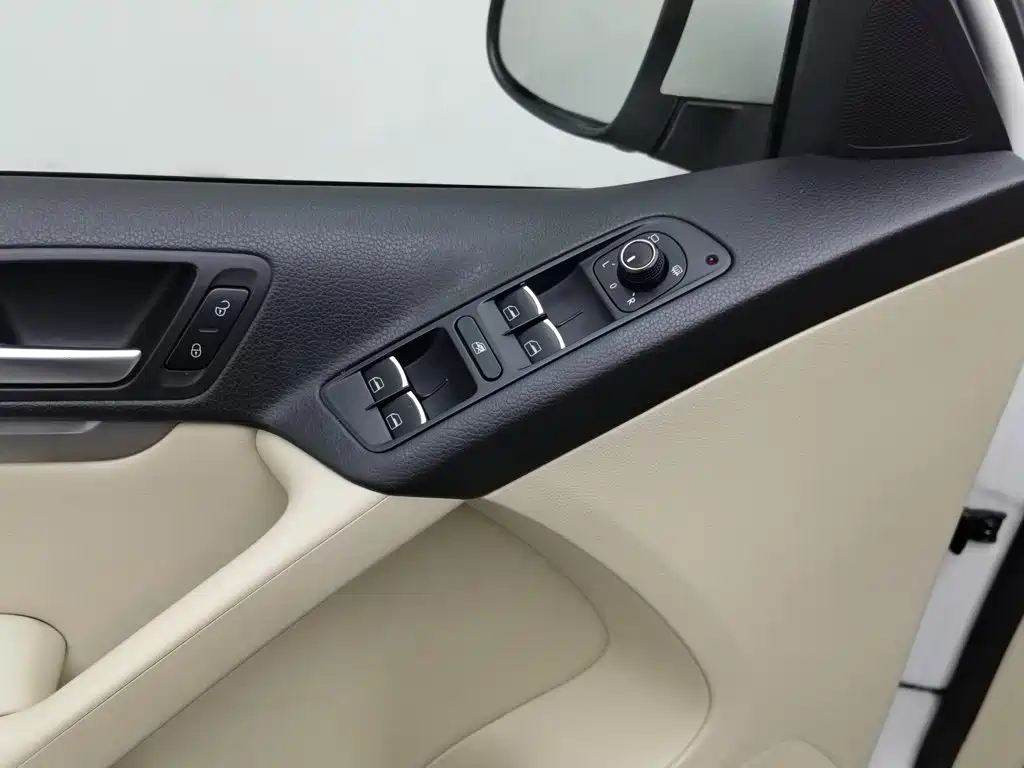 Volkswagen Tiguan — миниатюра 9