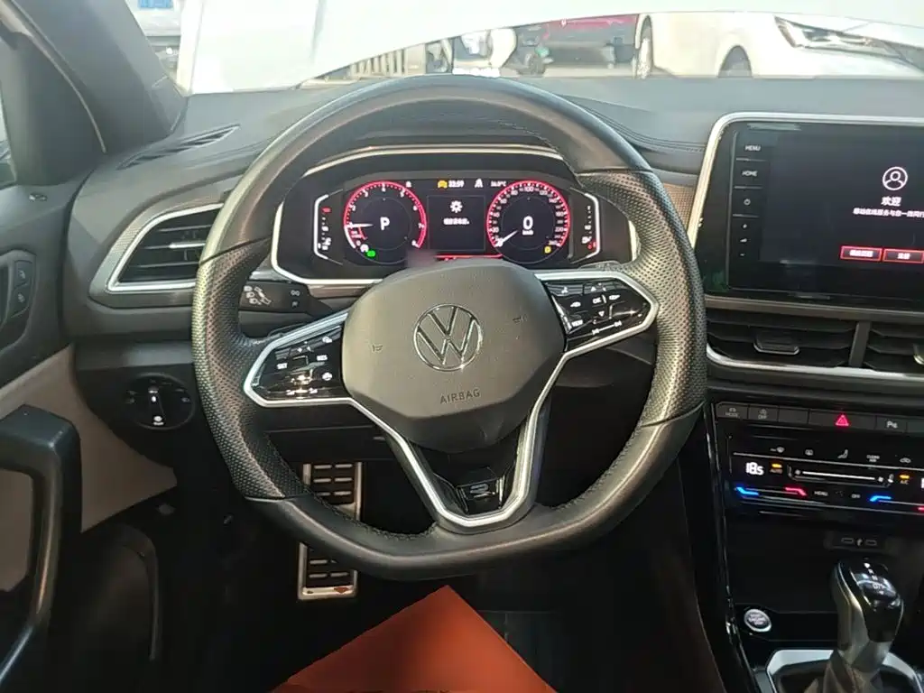 Volkswagen T-Roc — миниатюра 10