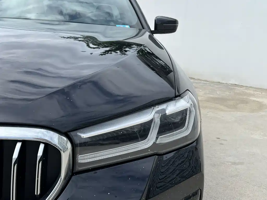 BMW 5 Series — миниатюра 8