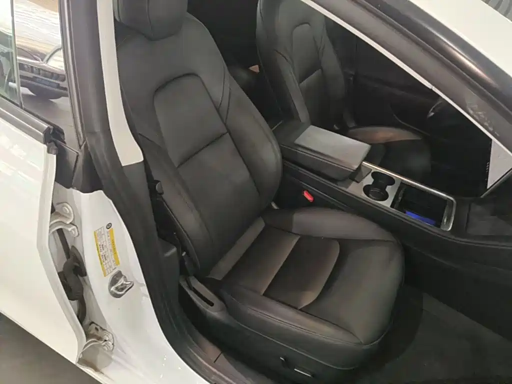 Tesla Model 3 — миниатюра 25
