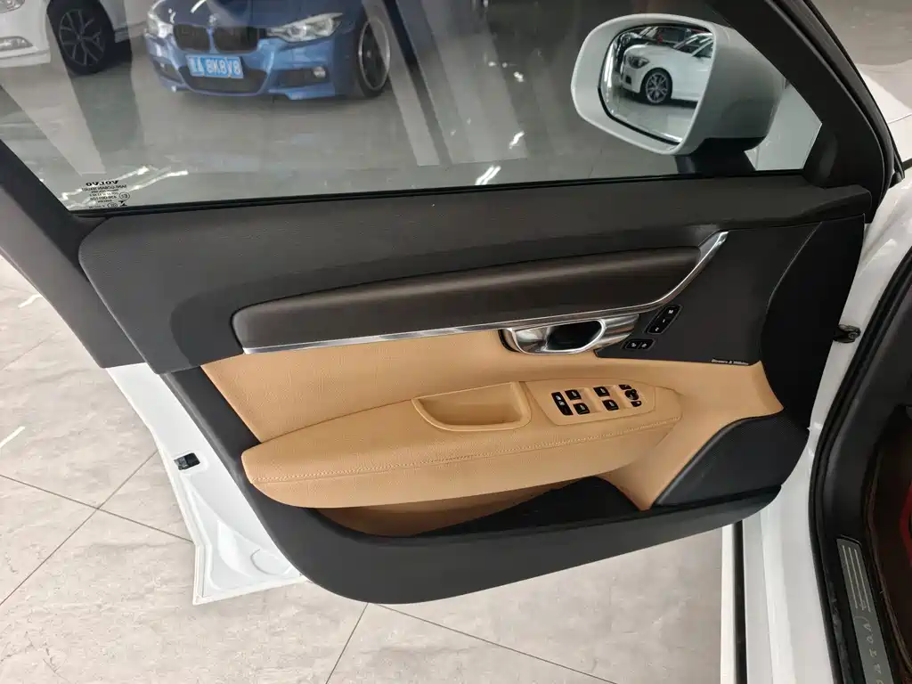 Volvo V90 — миниатюра 6