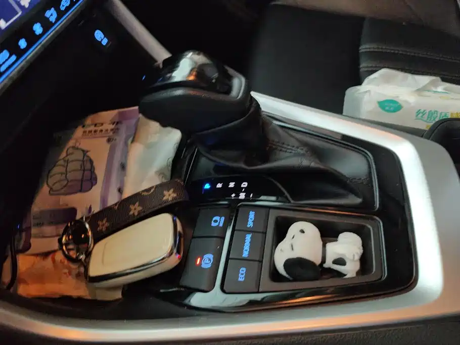 Toyota RAV4 — миниатюра 16