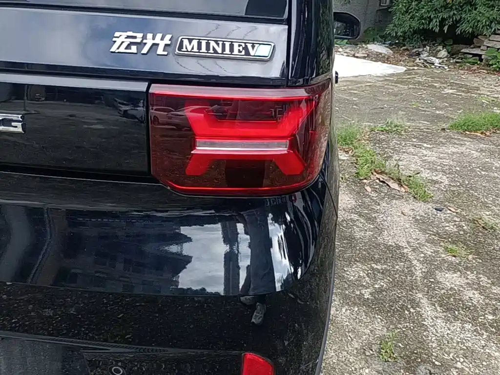 Wuling MINIEV — миниатюра 8
