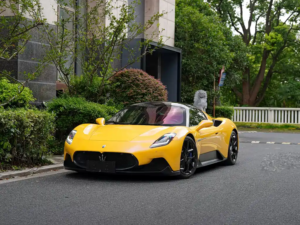 Maserati MC20