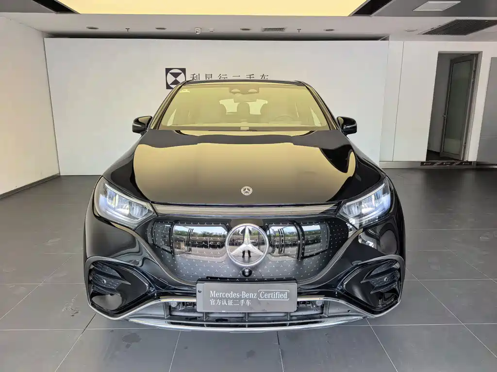 Mercedes-Benz EQE SUV — миниатюра 2