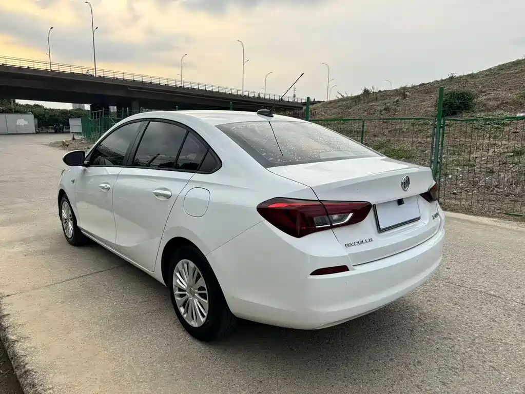 Buick Excelle — миниатюра 18