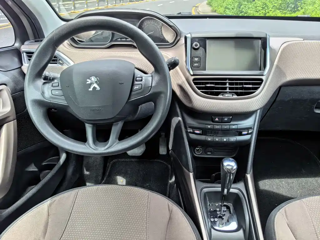 Peugeot 2008 — миниатюра 7