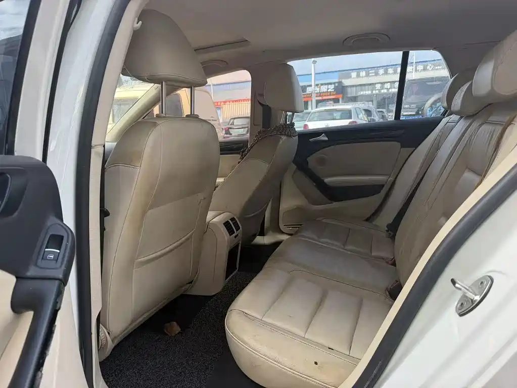 Volkswagen Golf — миниатюра 6
