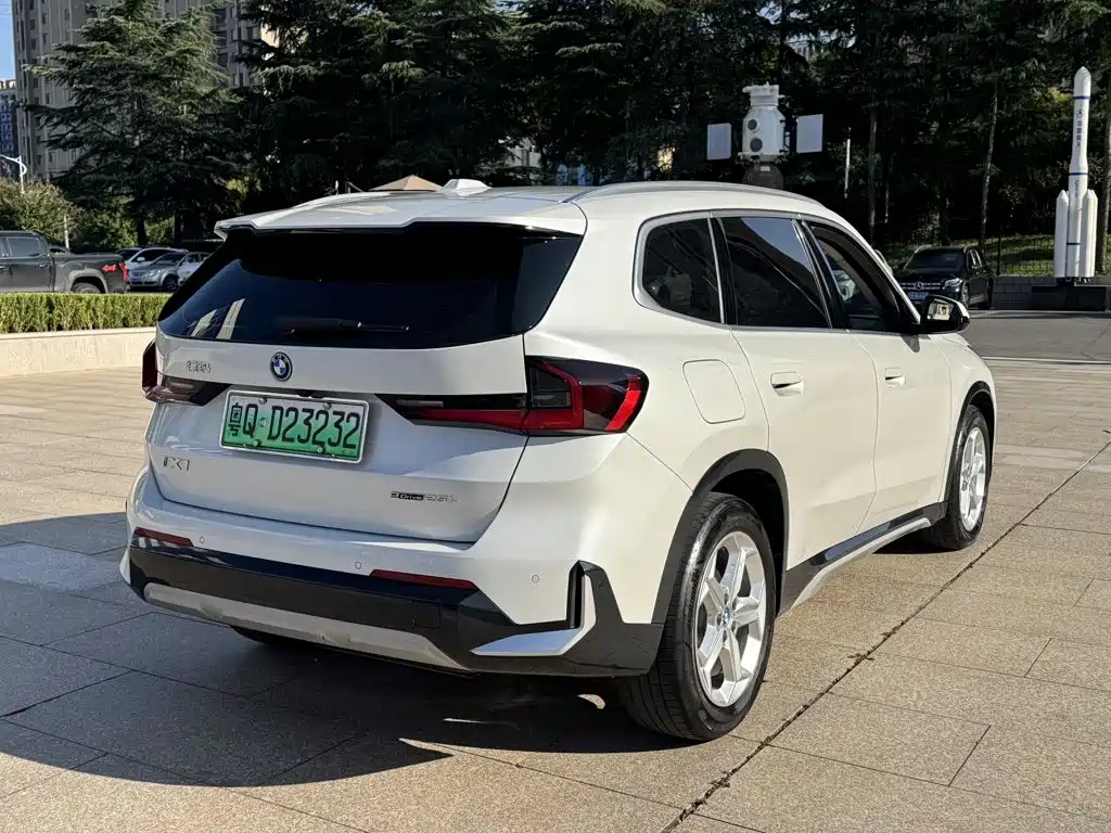 BMW iX1 — миниатюра 4
