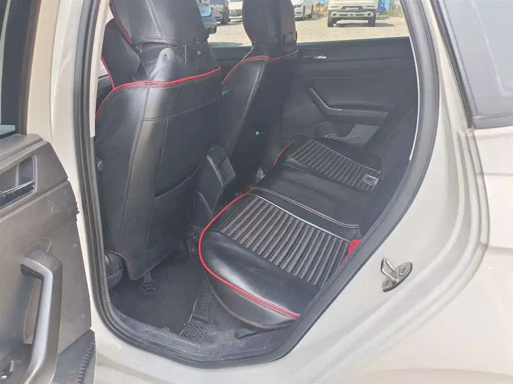 Volkswagen Polo — миниатюра 7