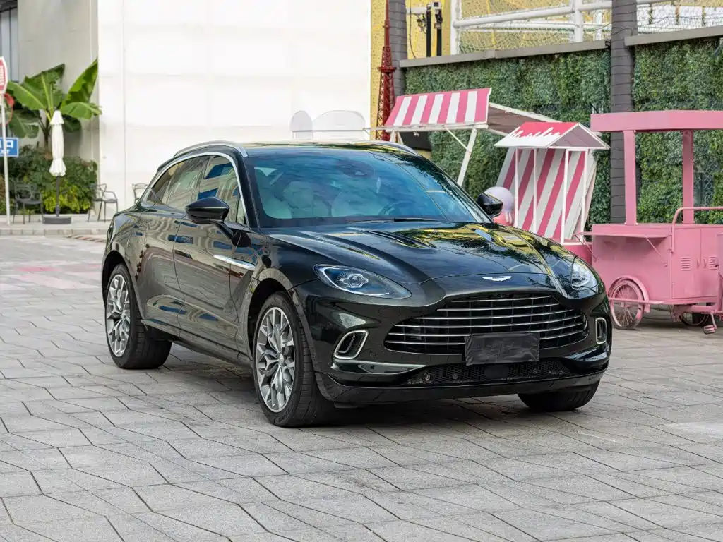 Aston Martin DBX — миниатюра 3