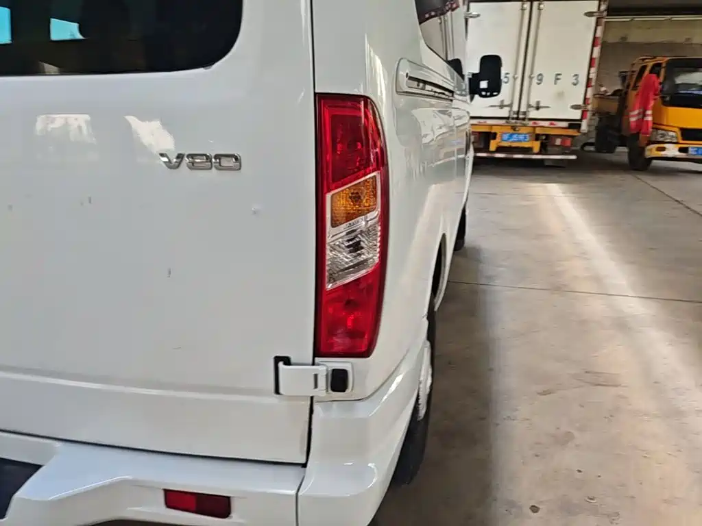 Maxus V80 — миниатюра 8