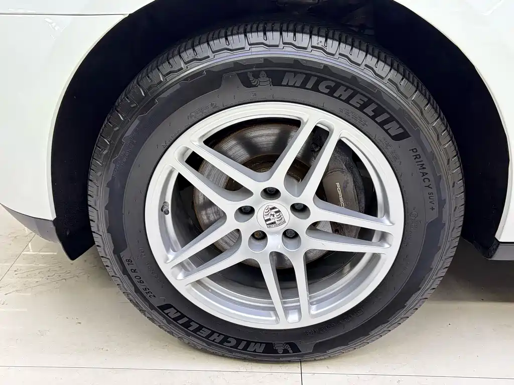 Porsche Macan — миниатюра 8