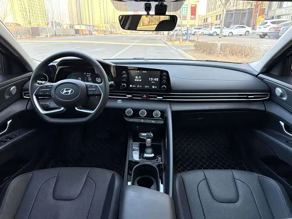 Hyundai Elantra — миниатюра 4